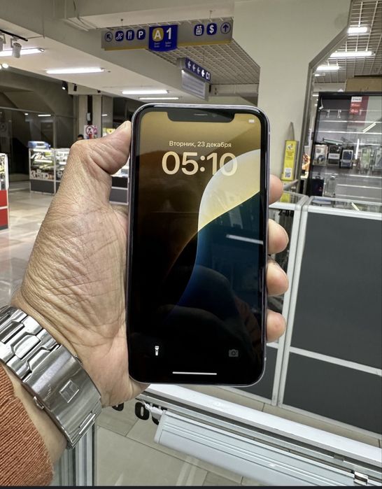 Продам iPhone 11 идеал