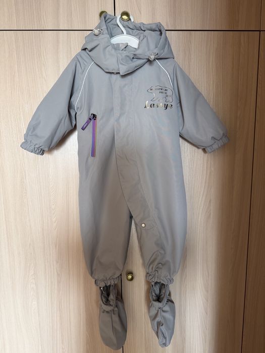 Продается комбинезон осенне-весенний.