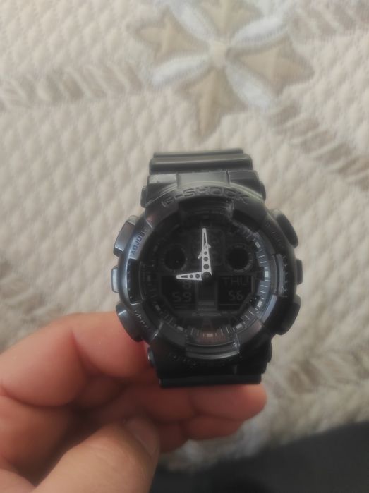 Casio G-Shock  GA-100 , часовник
