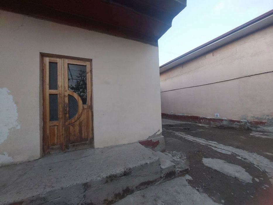 Xovli uchaska sotiladi Bektemir tumanida 10.6 sotix 8 xonali