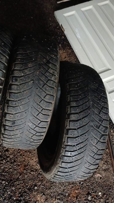 Продам Зимние шины R17