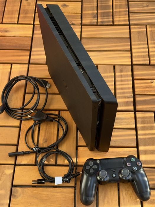 PlayStation 4 Slim ( PS4 )