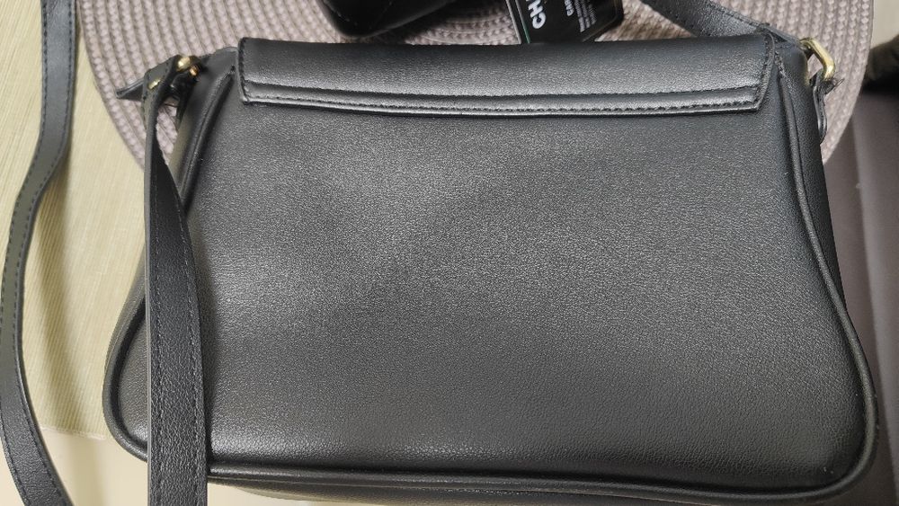 Малка чанта Carpisa