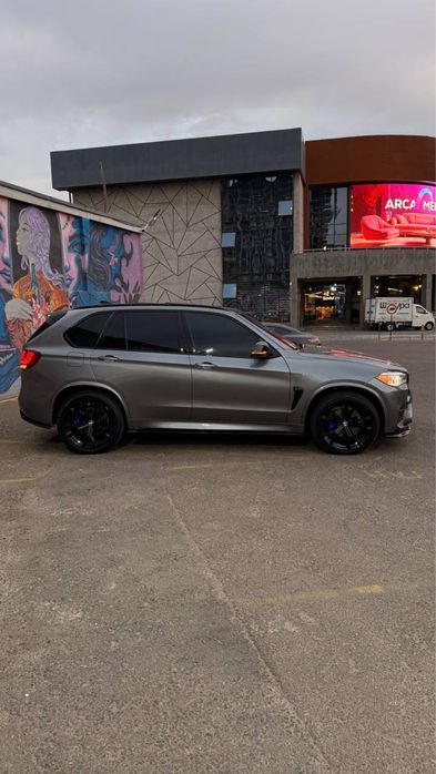 Срочно продается BMW X 5 очень в хорошем состоянии