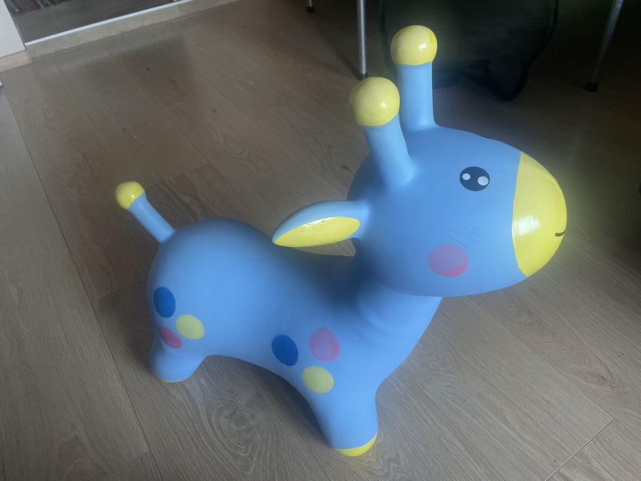 Играчки за скачане и яздене