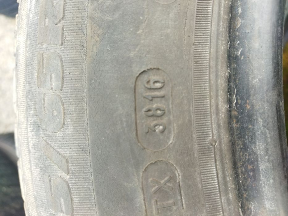 Бусови гуми 215/65/16C Дот 2022 и 2016 Firestone и Michelin