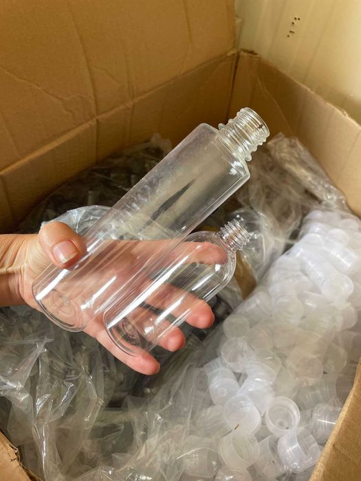 Stoc sticle plastic cu capac:  450x300 ml +250 buc x 125ml