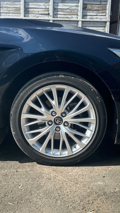 Шины/покрышки 235/45/18 bridgestone