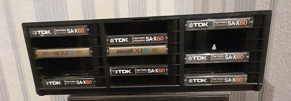 Стойки за аудио касети