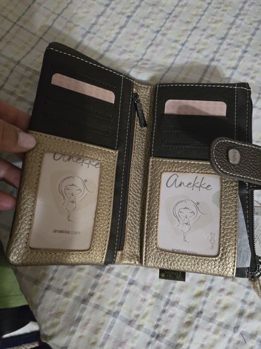 Нов дамски портфейл Анеке