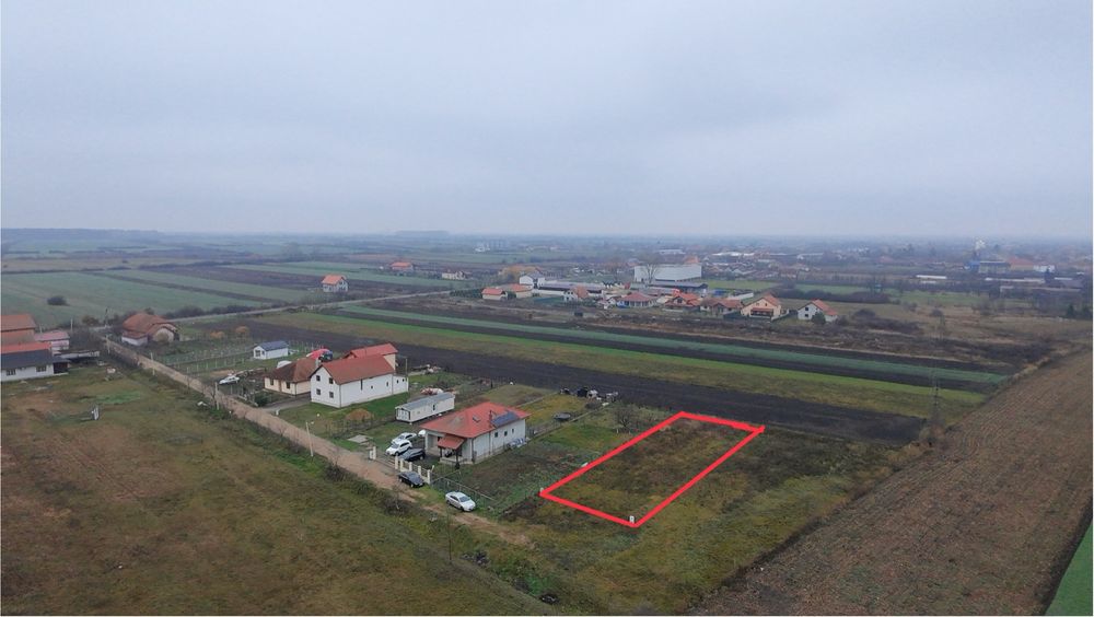 Teren de vanzare Lazuri