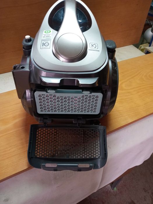 Продам пылесос LG