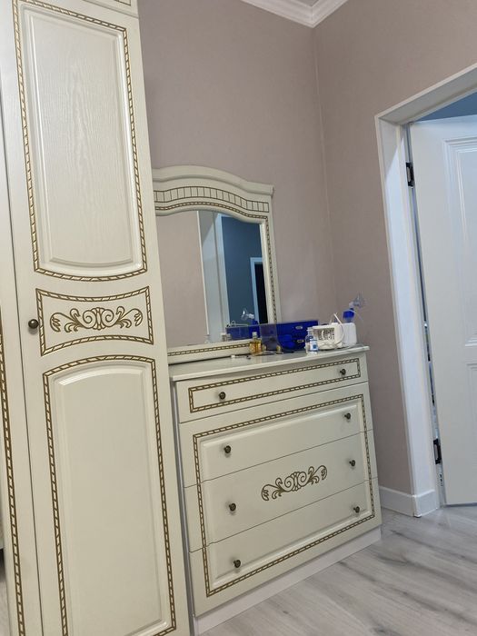 Спальный гарнитур