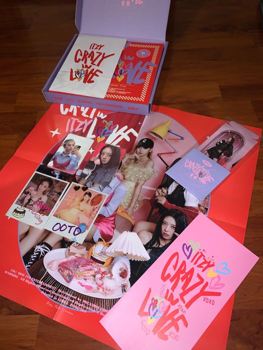 Vând album ITZY “Crazy In Love” YUNA VERSION