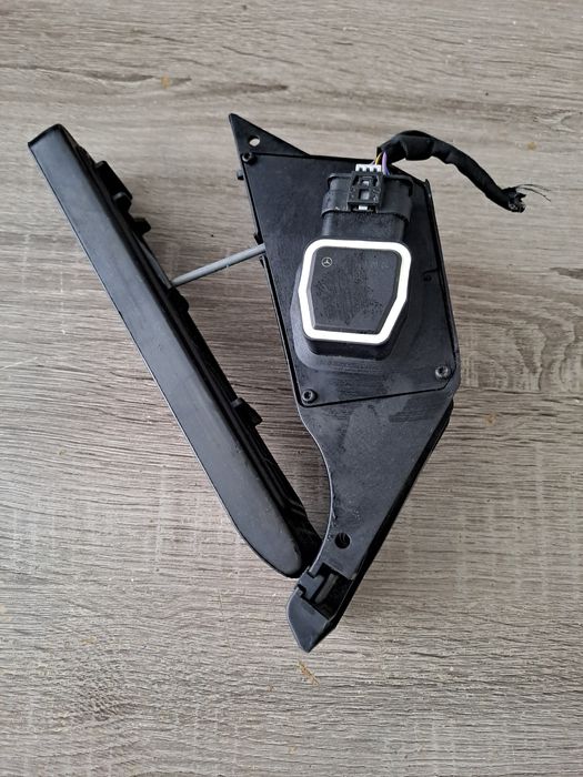 Педал на газта  на Мерцедес  W 212