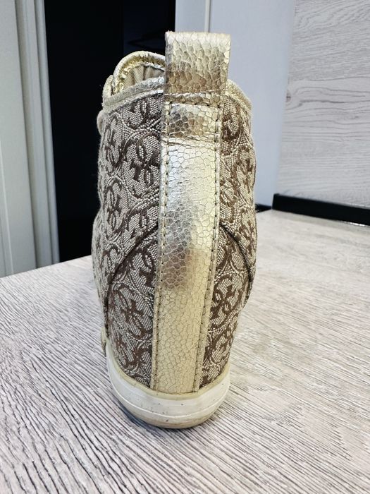 Женские кеды Guess