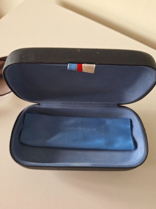 Tommy Hilfiger слънчеви очила