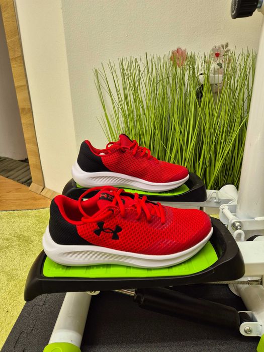 Дамски маратонки UA