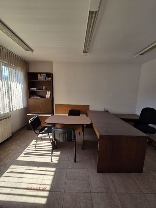 Продава се Офис-етаж 215 м2 109900 евро