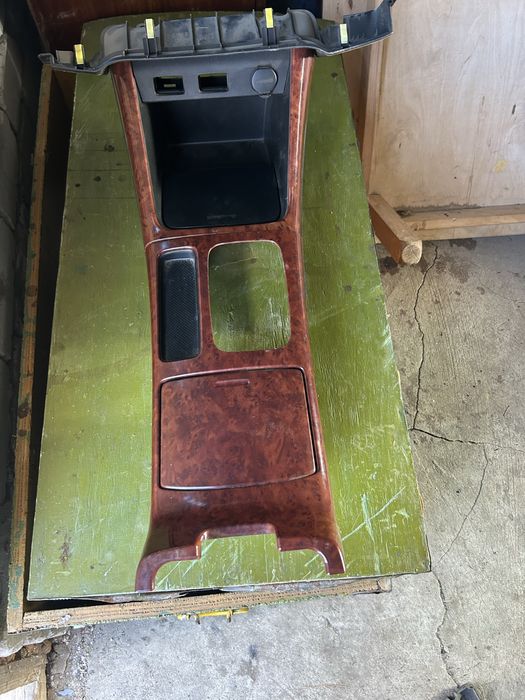 Продам консоль камри 30