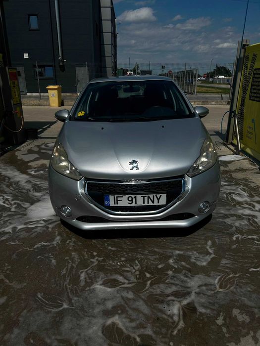 Peugeot 208 1.4 hdi 83 mii km prop de noua