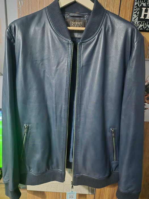Синьо Кожено яке, чисто ново