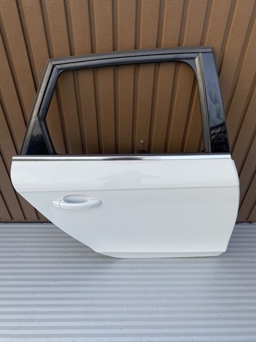 Usa dr spate combi/breach Audi A4 B8 Facelift cod de culoare LS9R
