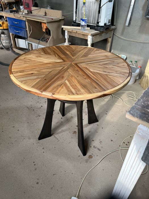 Круглый стол из массива карагача 92 см