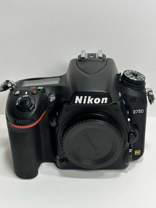 Nikon D750 ,cadre 69.000 putin folosit.