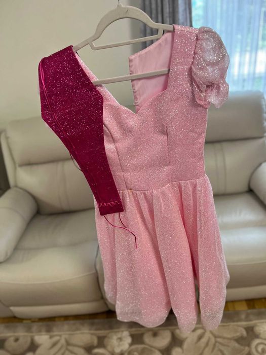 Vand rochie de seara / petrecere