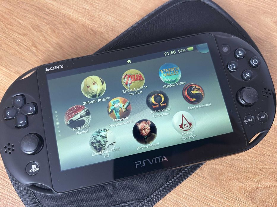 PS Vita Slim modată — 128GB, sute de jocuri incluse | Japonia