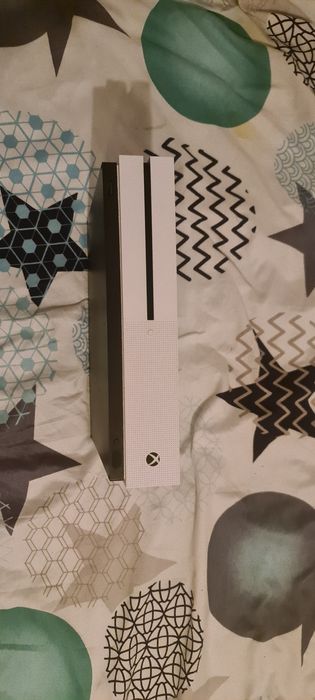 Vând Xbox one s DEFECT