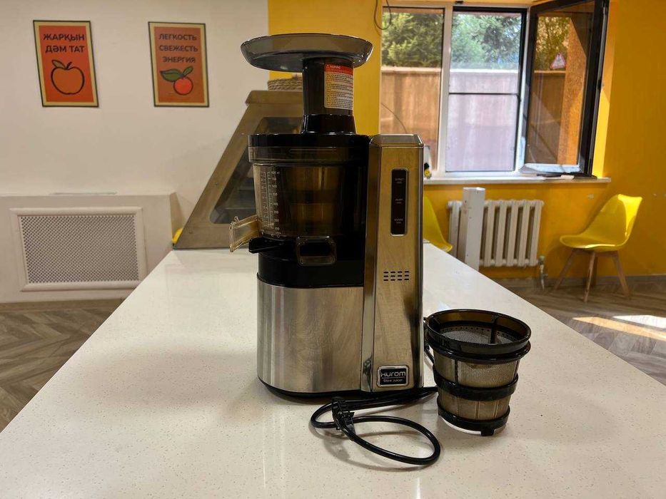 Соковыжималка шнековая Hurom