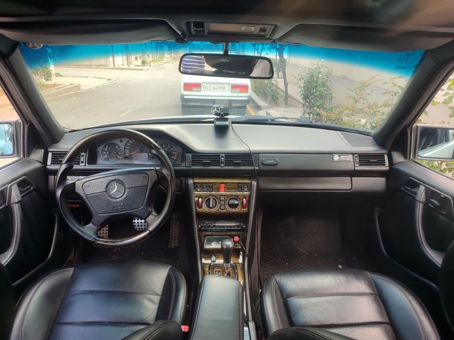 Mersedes Benz w124 sotiladi
