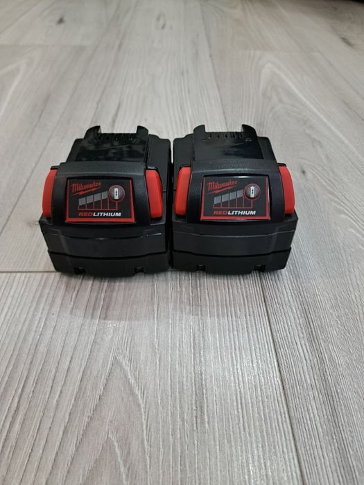 Acumulatori  Milwaukee Noi 300 ron/ Buc