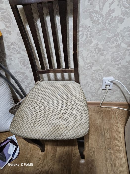 Продам стулья дерево