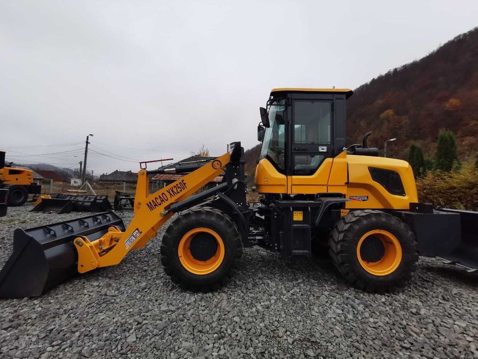 Vola 4x4 încărcător frontal XK250F