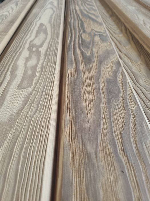 Lambriu termotratat antichizat(periat)  pin s