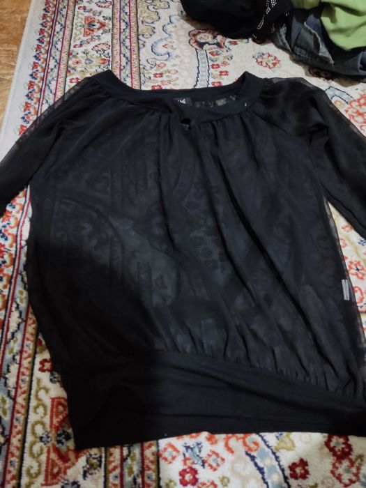 верхние одежды продам за 2000 тг