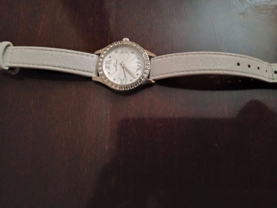 Часы женские Jacques LEMANS