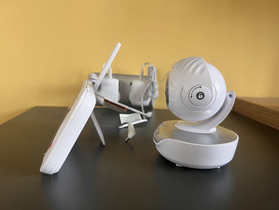 Бебефон с камера Hubble Connected Nursery View Select