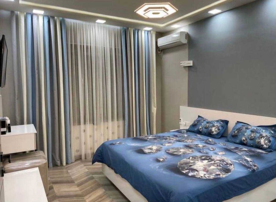 Сдам 2х комнатную на Дружбе Народов рядом с Метро