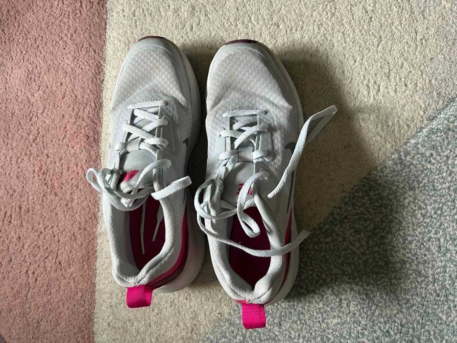 Маратонки NIKE, 36 номер