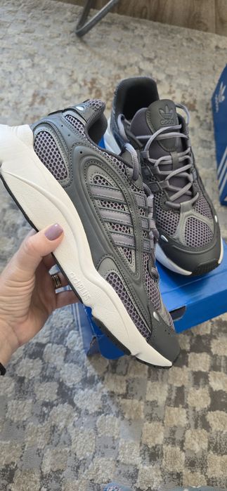 Adidas Ozmillen
Adidas Ozmillen, purtati de 2 ori, stare impecabila. M