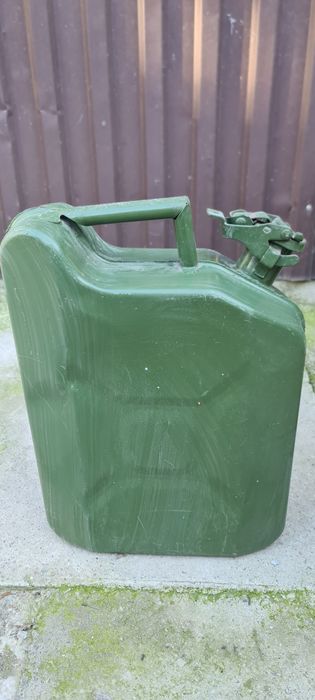 Канистра 20 литров и 10 литров