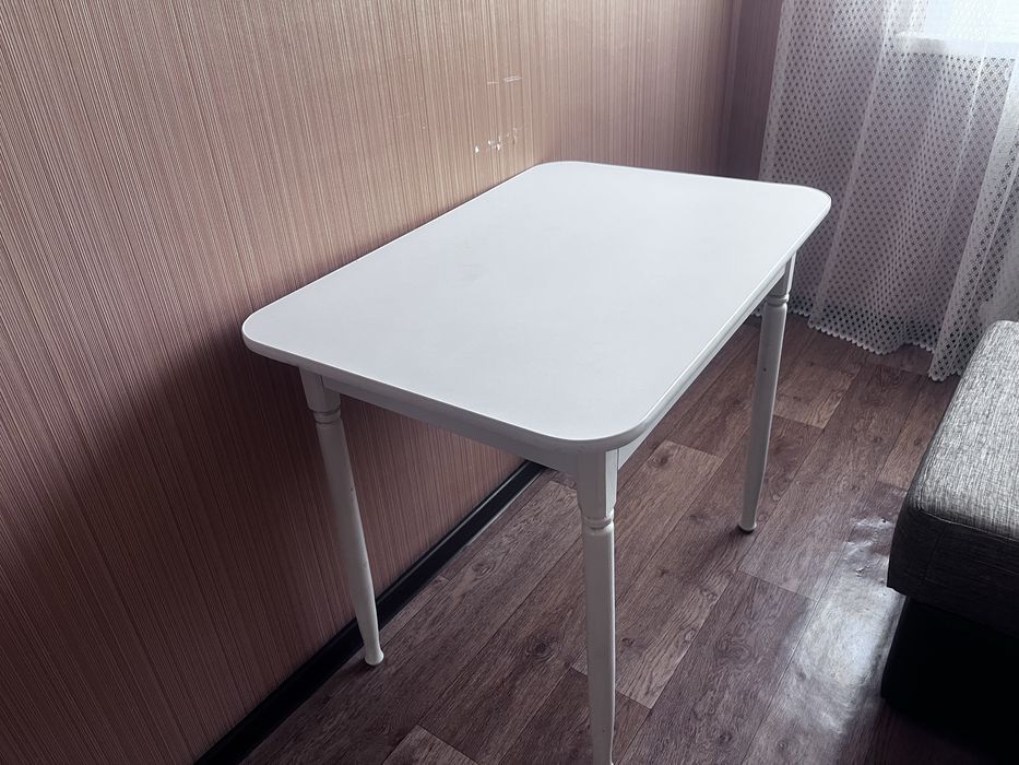 Продам стол кухонный