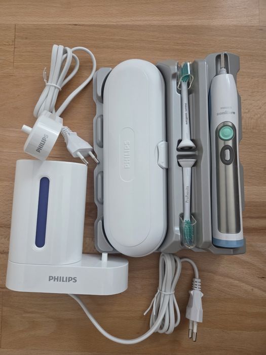 Vând periuța de dinți profesionala Philips Sonicare