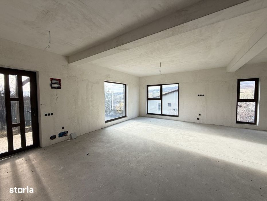 Casa de vanzare 134mp + 240mp | Zona Auchan Iris | CF | 2 garaje