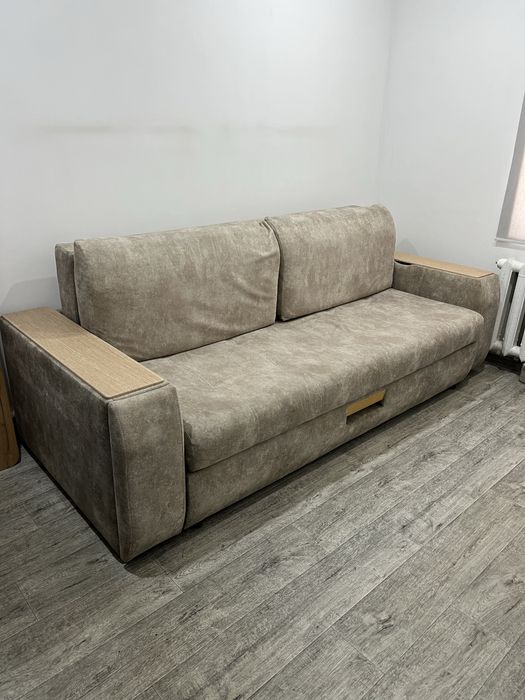 Продам диван 2.5 метра