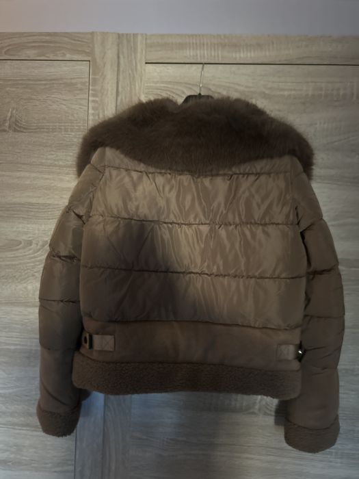 Vand geaca dama noua  maro